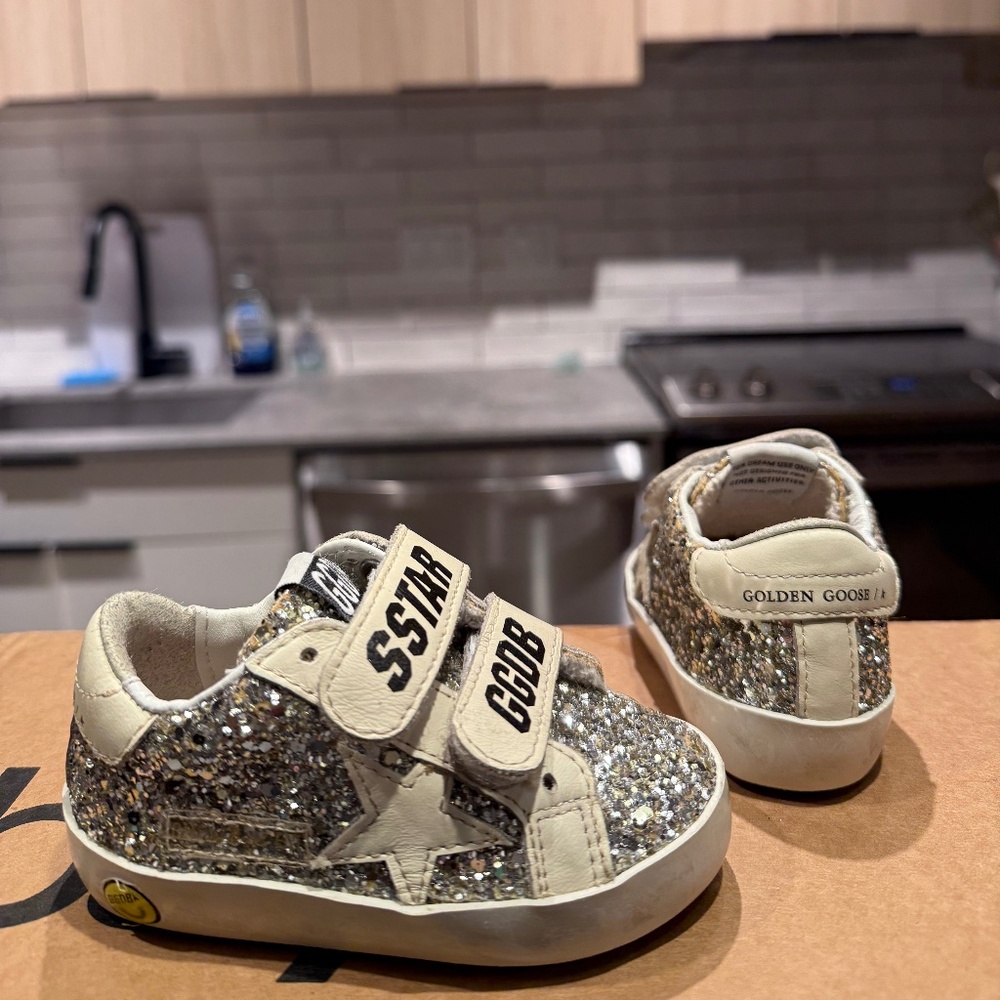 Kids' Old School Glitter Sneaker Golden Goose Sz 4 EU 19